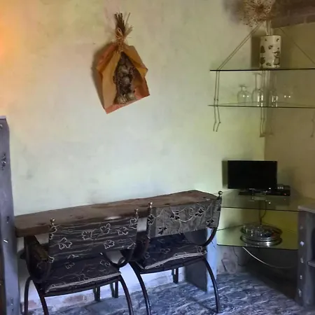 Antico-borgo-le-torricelle-studio Piandimeleto