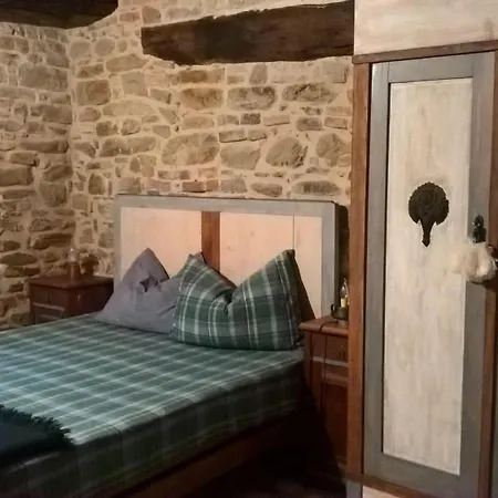Antico-borgo-le-torricelle-studio Piandimeleto