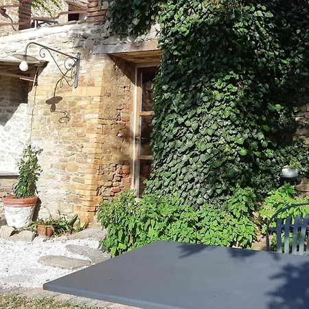 Antico-borgo-le-torricelle-studio Piandimeleto